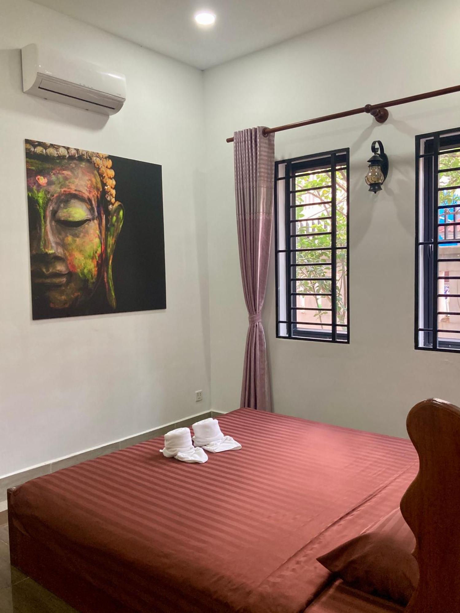Lotus Haven Hotel *